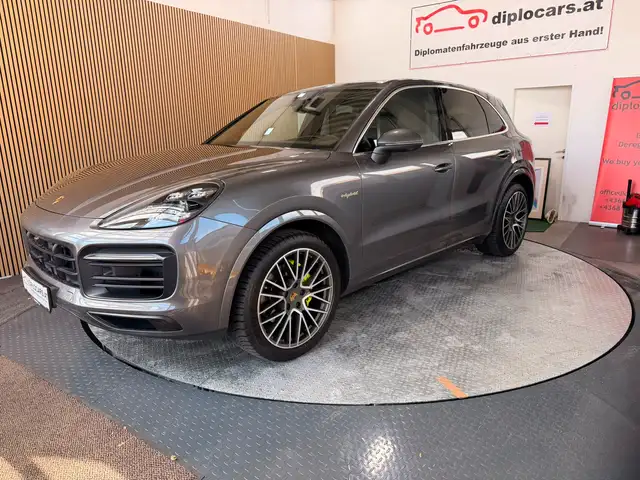 Porsche Cayenne view 5