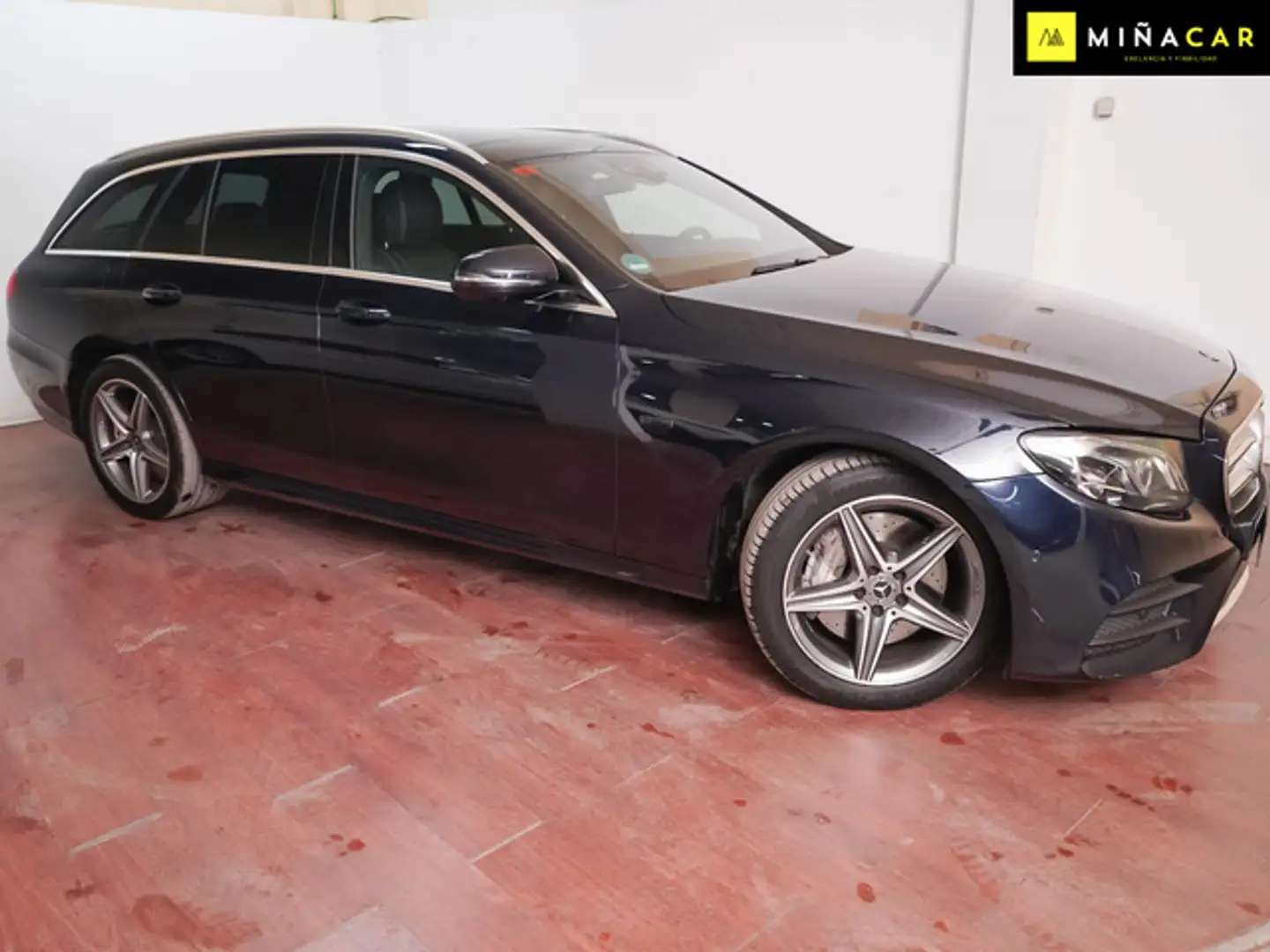 Mercedes-Benz E 300 Estate de Azul - 2