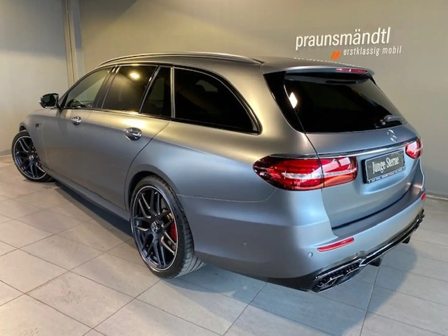 Mercedes-Benz E 63 AMG AMG E 63 S 4M T Pano/StaHz/Sound/360/Drivers/Hup Grijs - 2