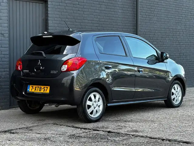 Mitsubishi Space Star view 9