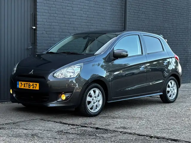 Mitsubishi Space Star view 12