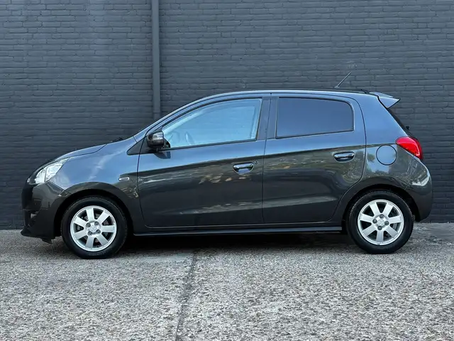 Mitsubishi Space Star view 11