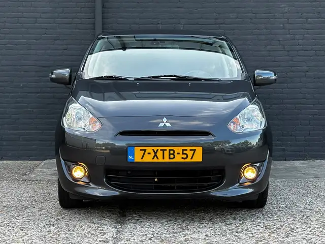 Mitsubishi Space Star view 3