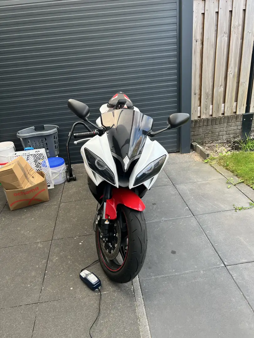 Yamaha YZF-R6 - 1