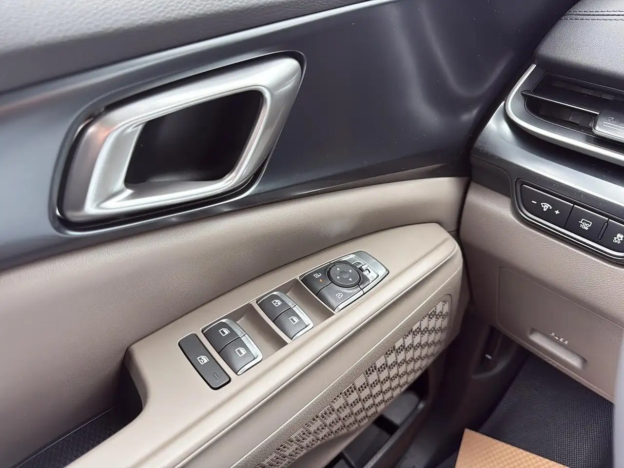 Kia Carnival снимка Kia Carnival