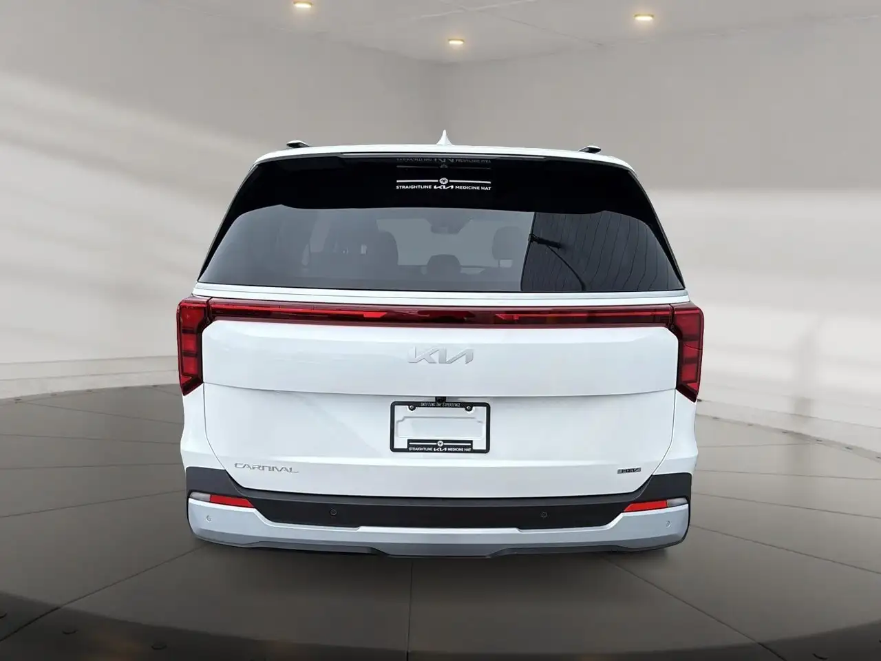 Kia Carnival снимка Kia Carnival