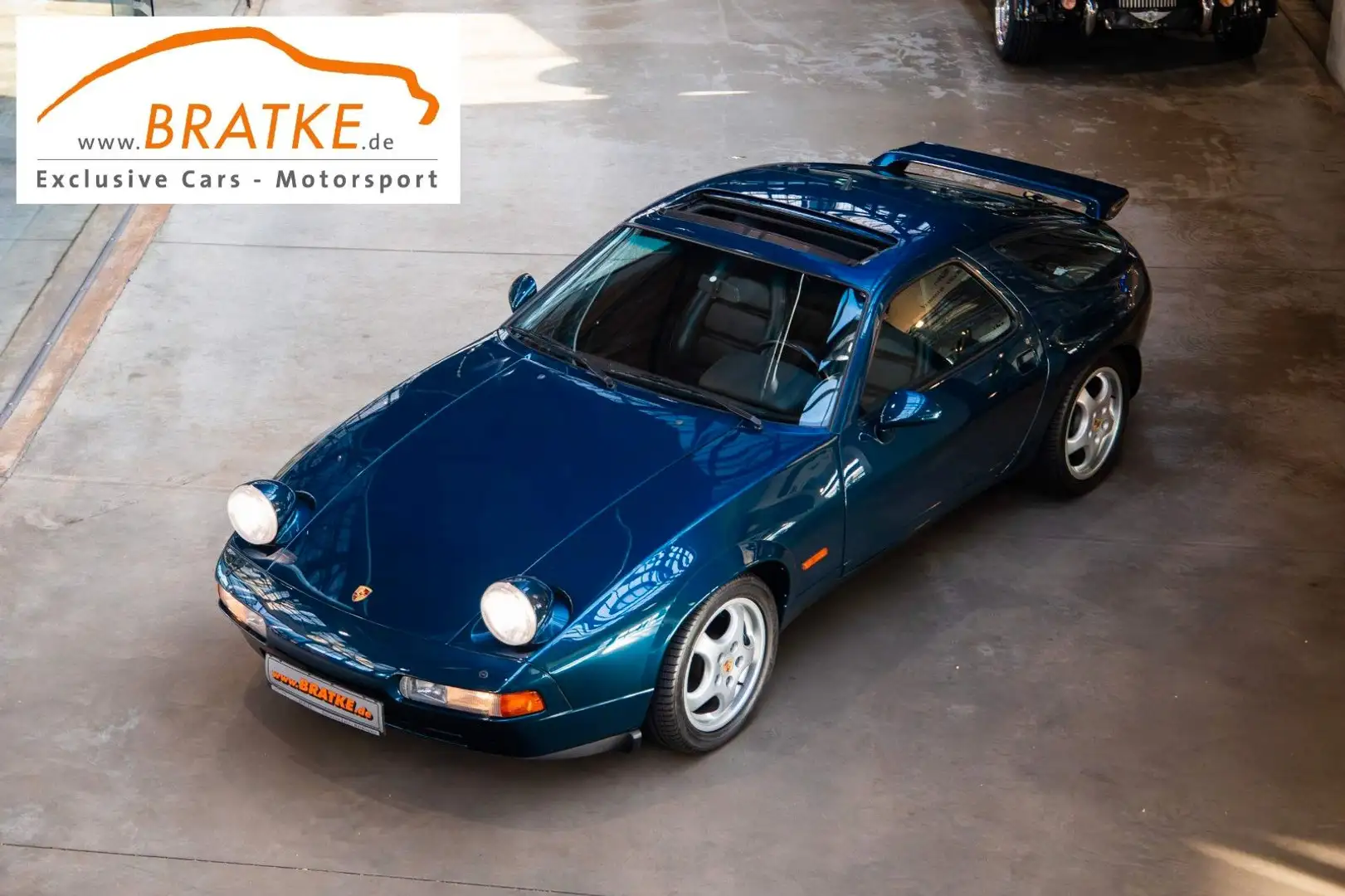 Porsche 928 GTS Automatik original 35tkm deutsche Zulassung Grün - 1