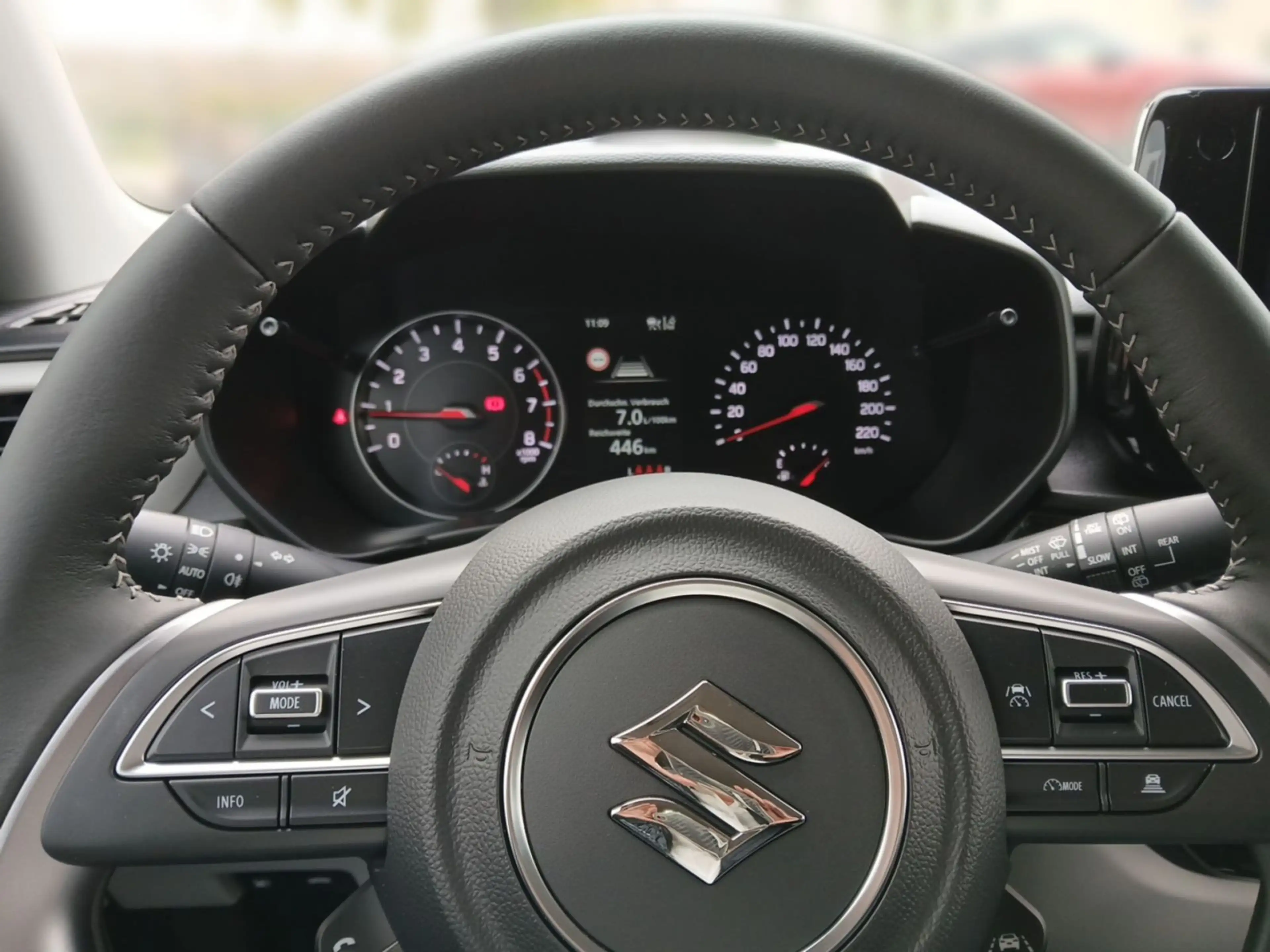 Suzuki Swift SWIFT COMFORT+ HYBRID ACC*Navi*Kamera*PDC — photo 7