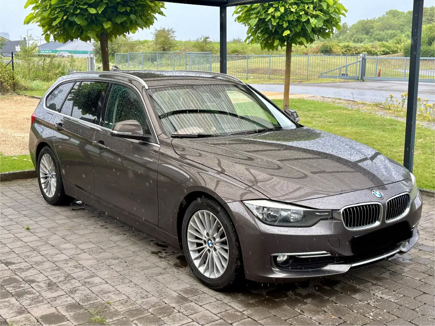 BMW 318 Touring d Luxury Line - 2