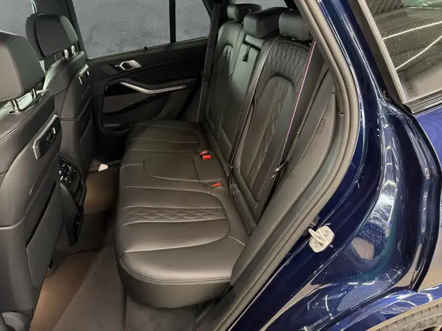 BMW X5 view 13