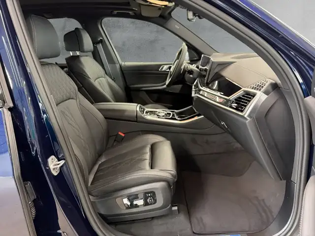 BMW X5 view 11