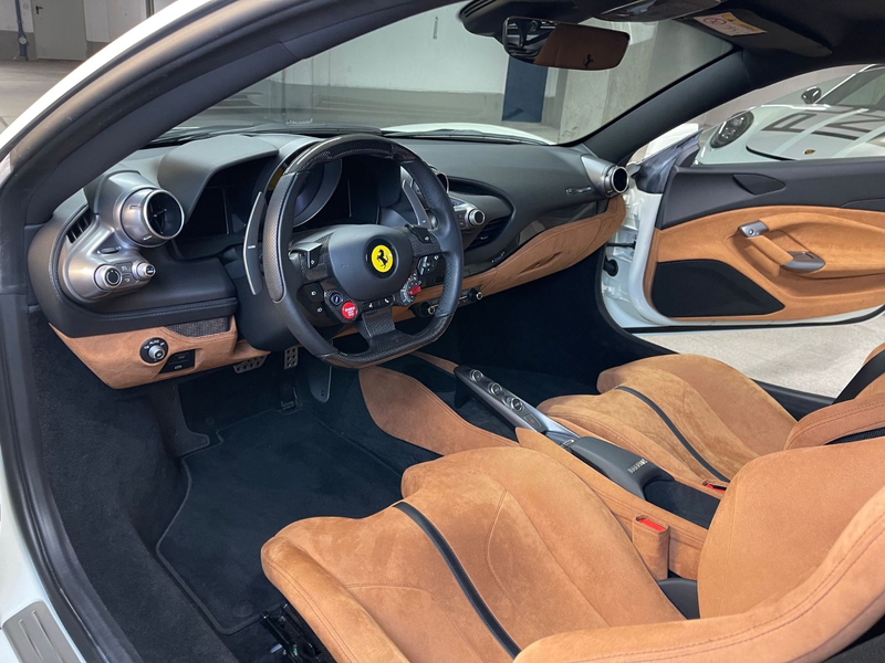 Ferrari F8 Tributo 1.HAND*LIFT*RACINGSITZE L*LED*24M-GAR — photo 10