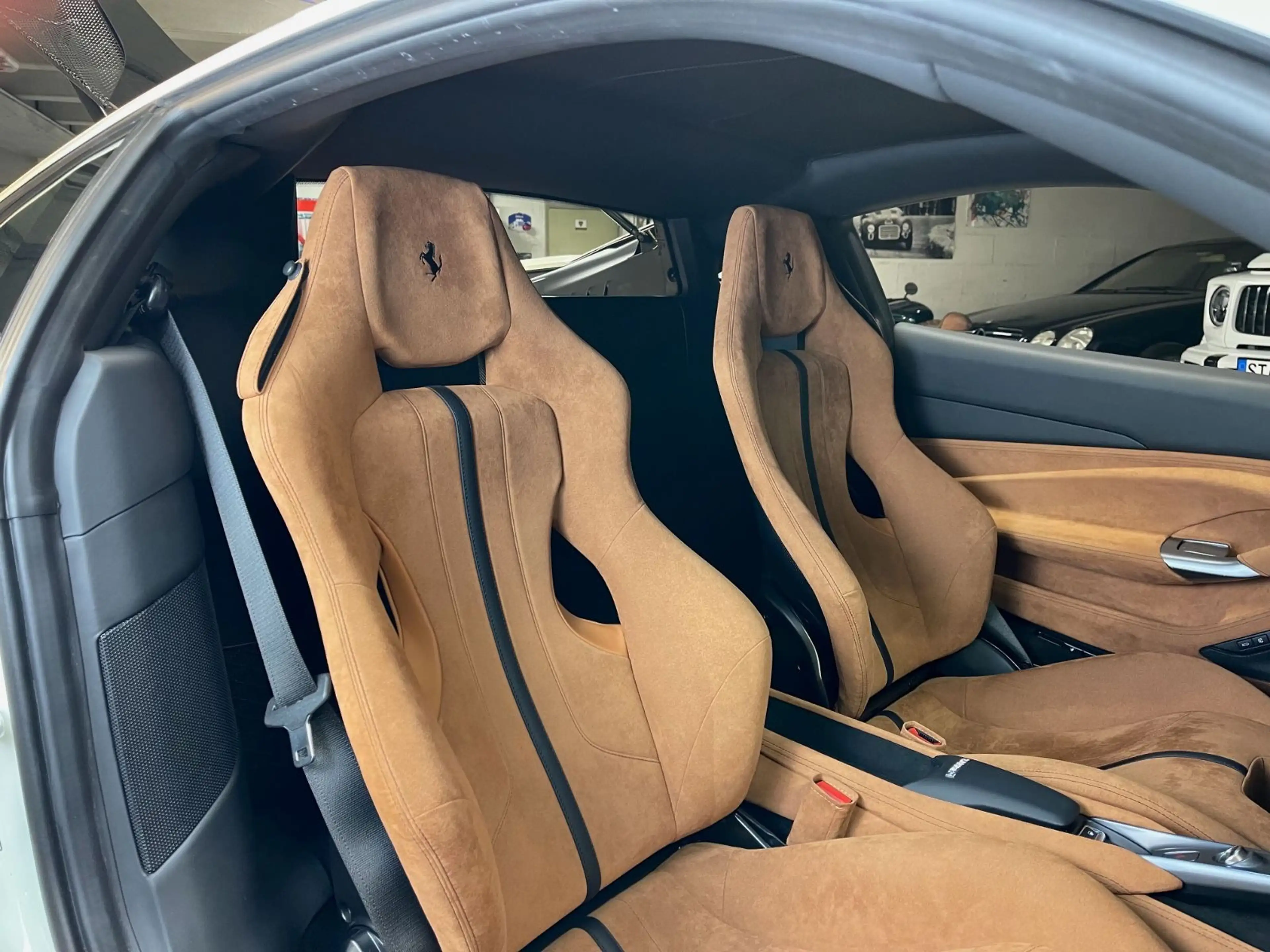 Ferrari F8 Tributo 1.HAND*LIFT*RACINGSITZE L*LED*24M-GAR — photo 8