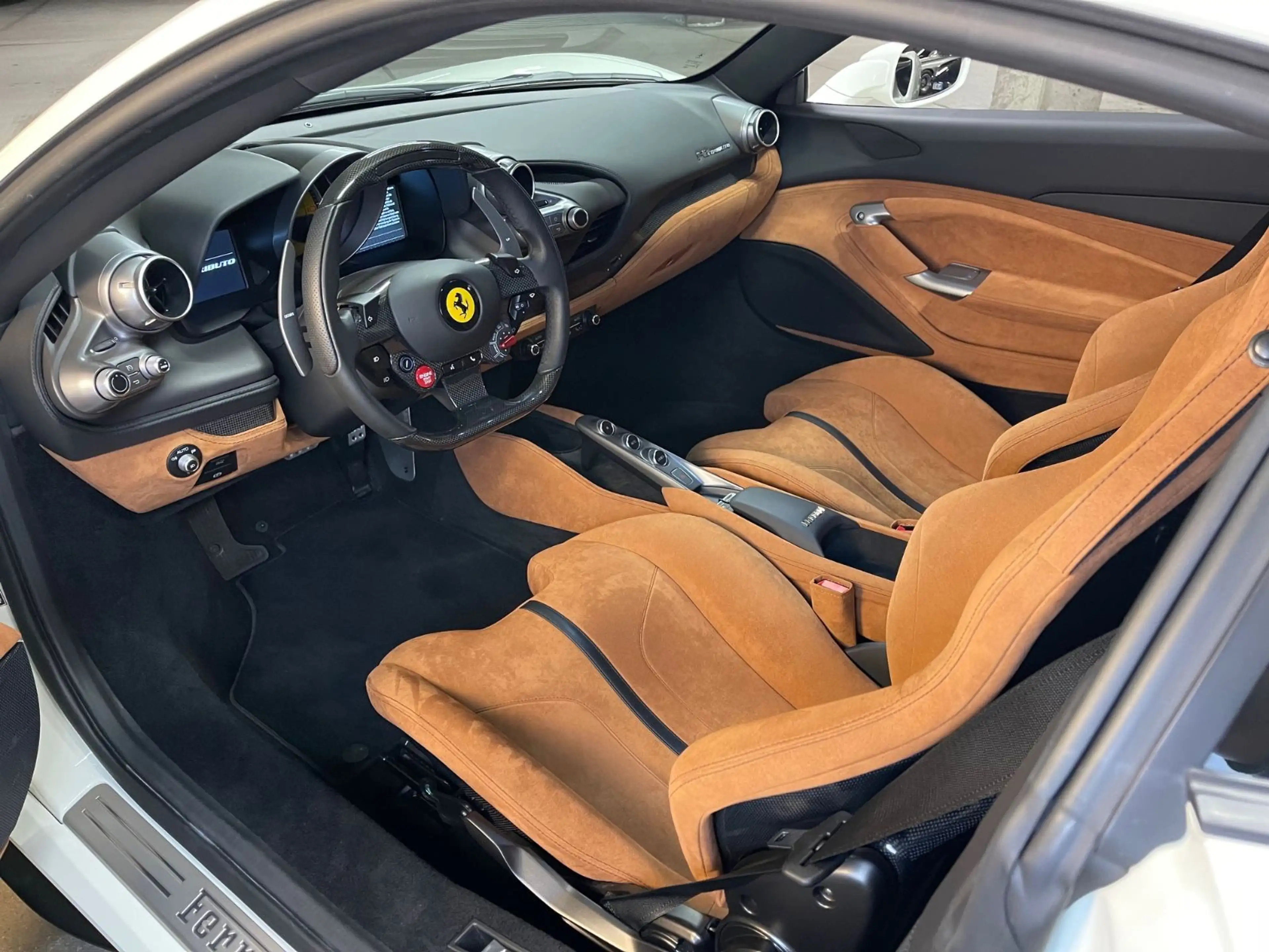 Ferrari F8 Tributo 1.HAND*LIFT*RACINGSITZE L*LED*24M-GAR — photo 3