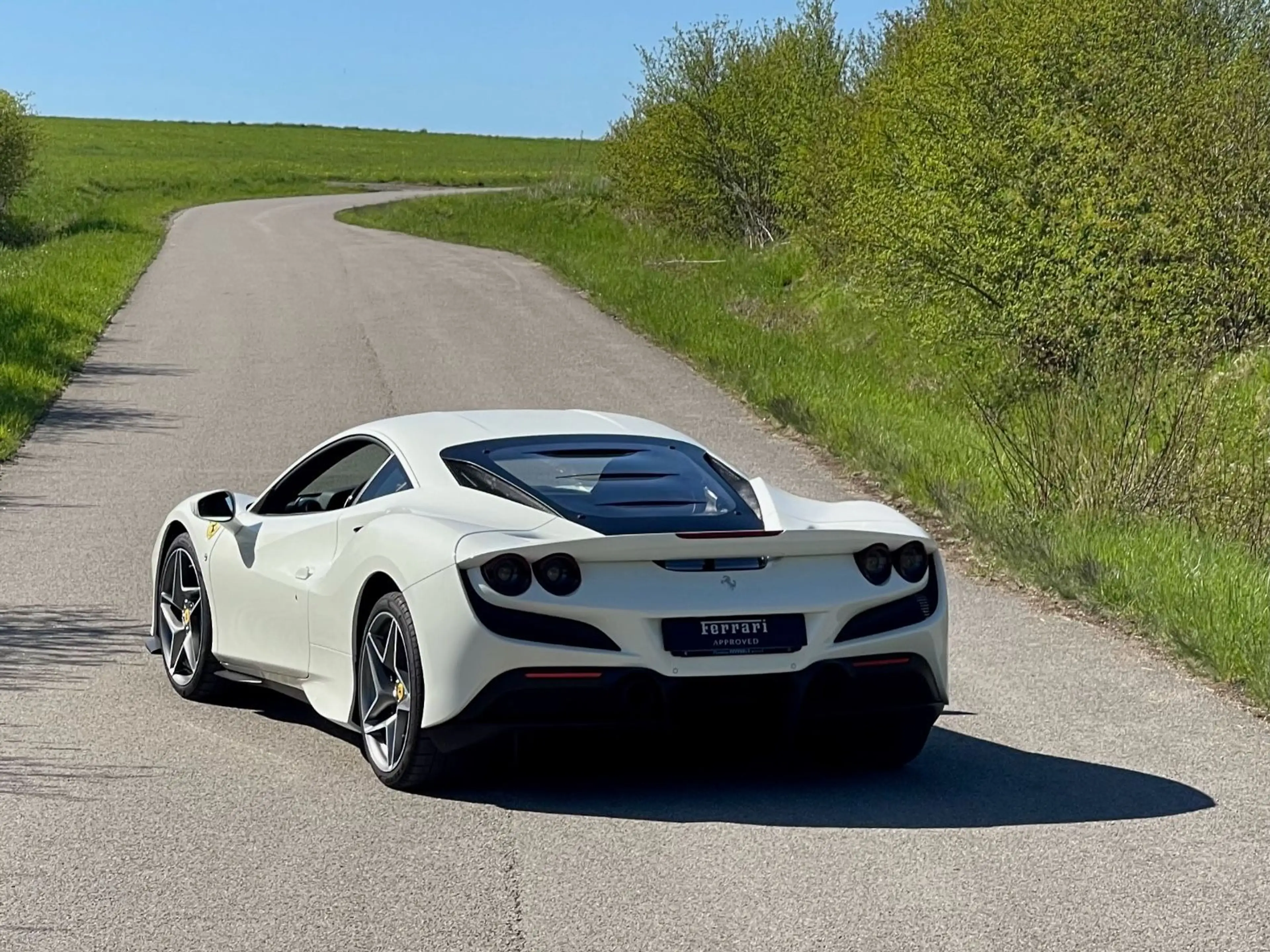 Ferrari F8 Tributo 1.HAND*LIFT*RACINGSITZE L*LED*24M-GAR — photo 14