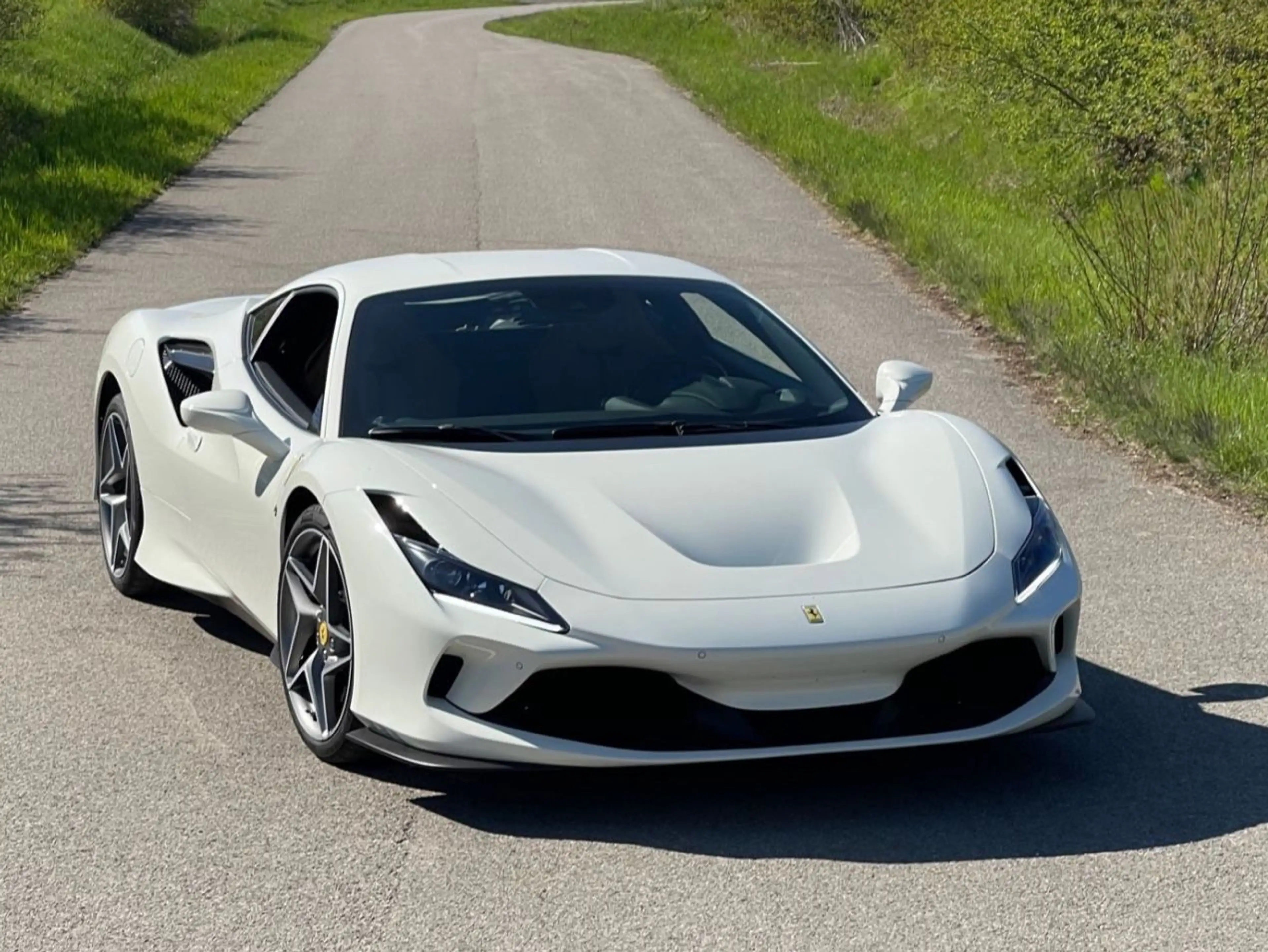 Ferrari F8 Tributo 1.HAND*LIFT*RACINGSITZE L*LED*24M-GAR — photo 5