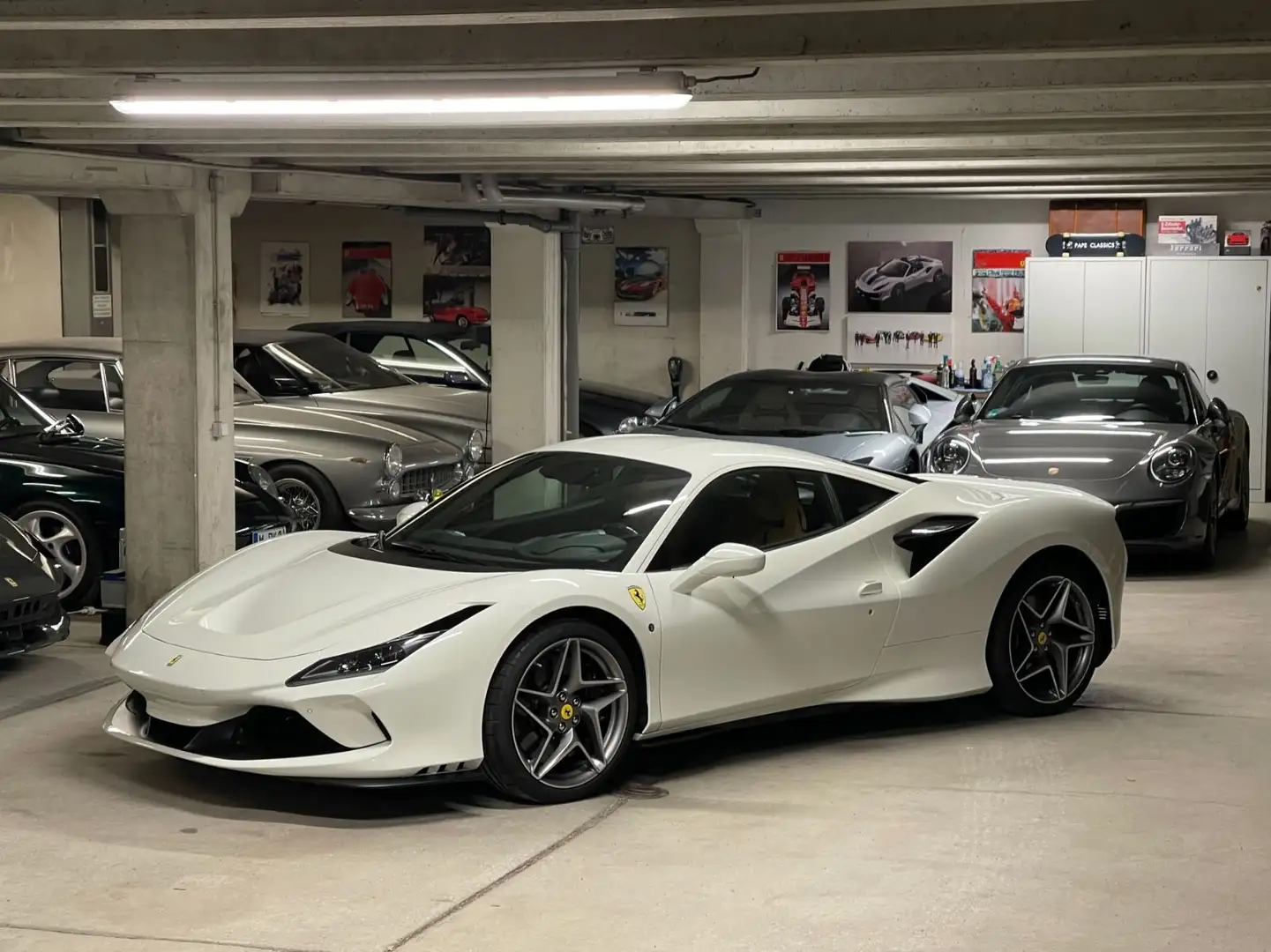 Ferrari F8 Tributo 1.HAND*LIFT*RACINGSITZE L*LED*24M-GAR Weiß - 2