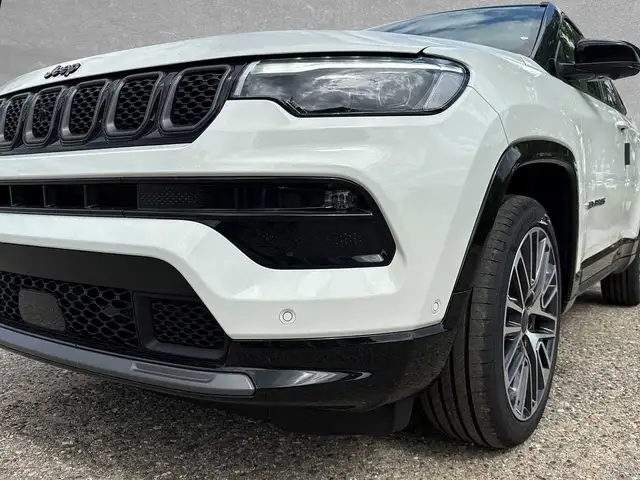 Jeep Compass view 6