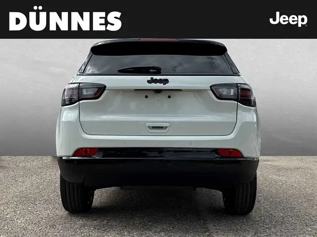 Jeep Compass view 4