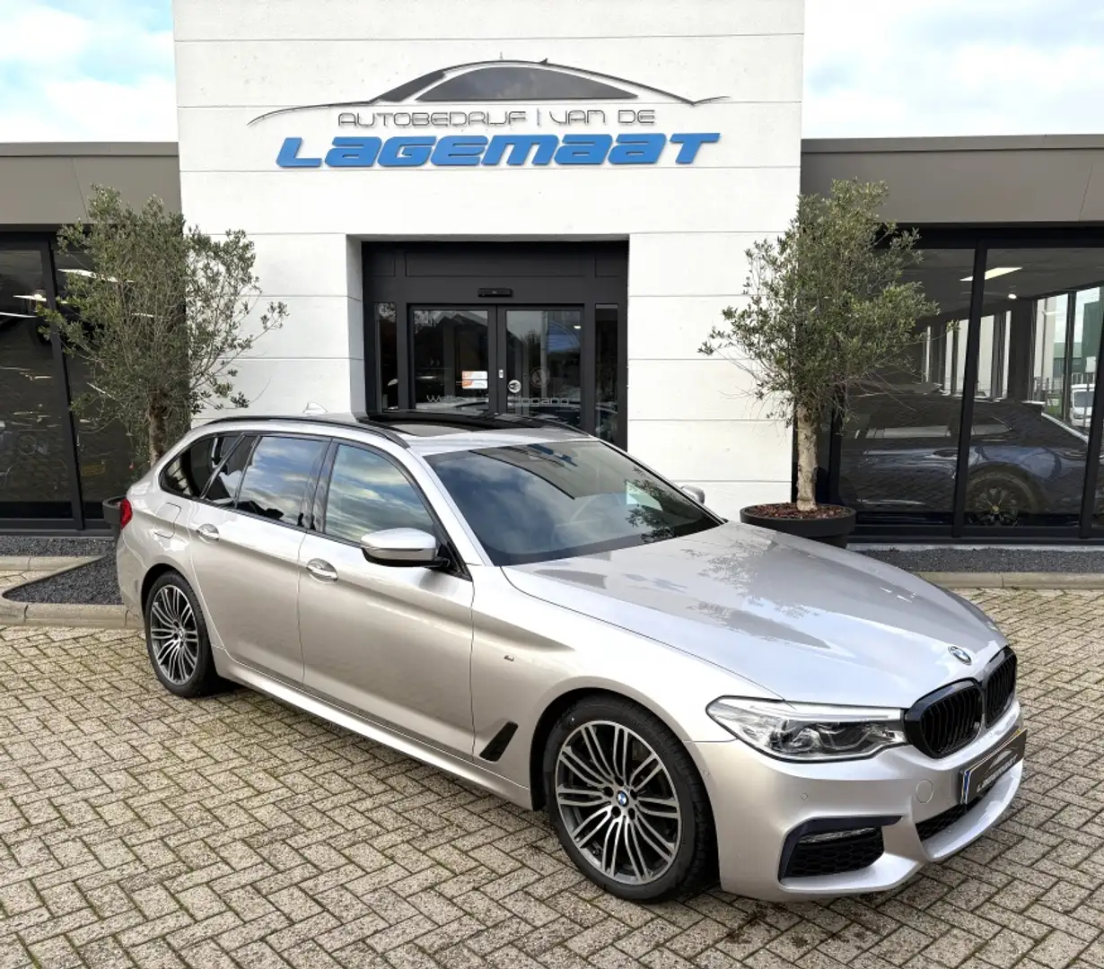 BMW 520 5-serie Touring 520i High Executive M-pakket Pano Gris - 1