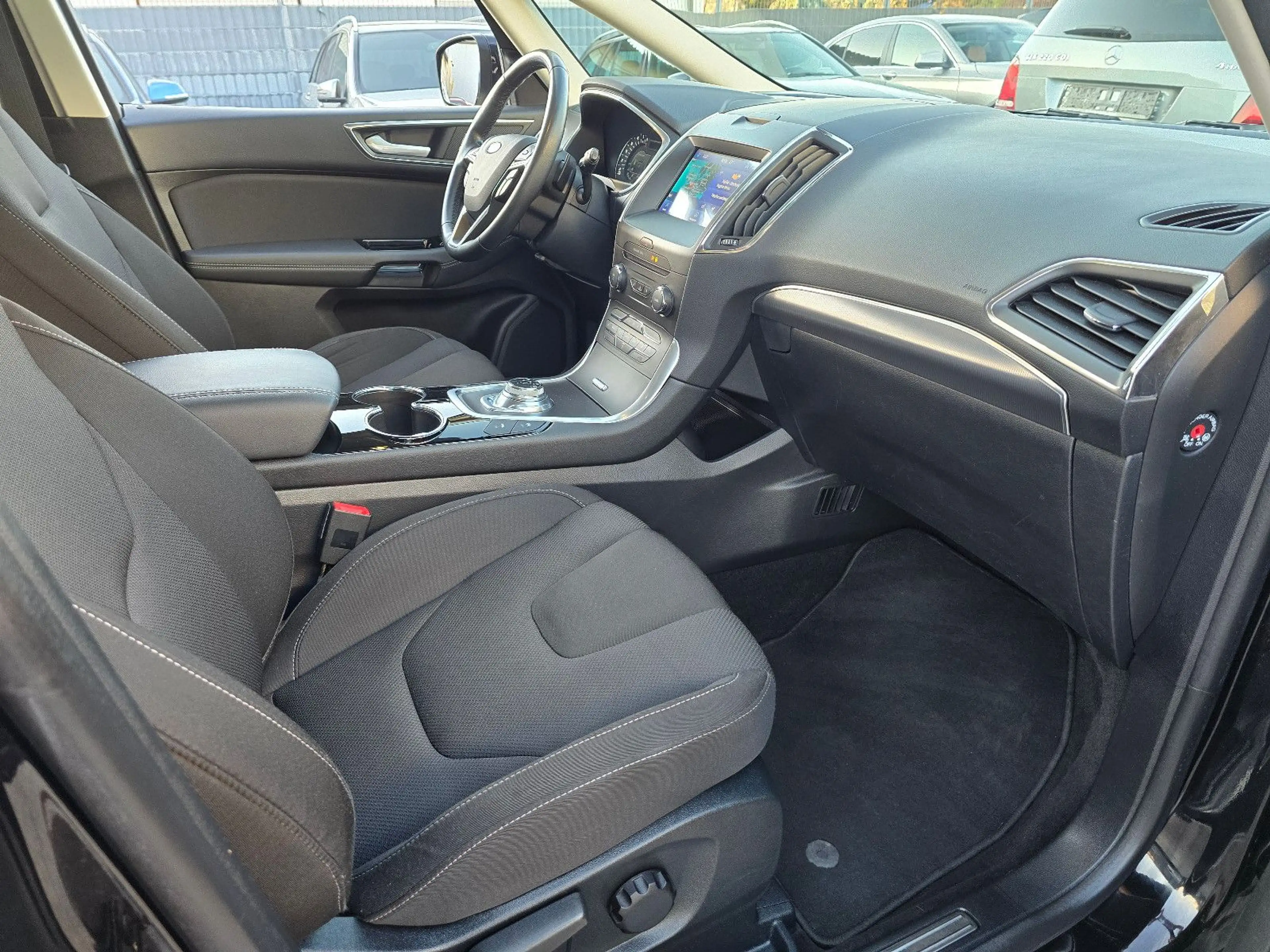 Ford S-Max 2.0 Titanium*Navi*LED*7-Sitzer* — photo 13