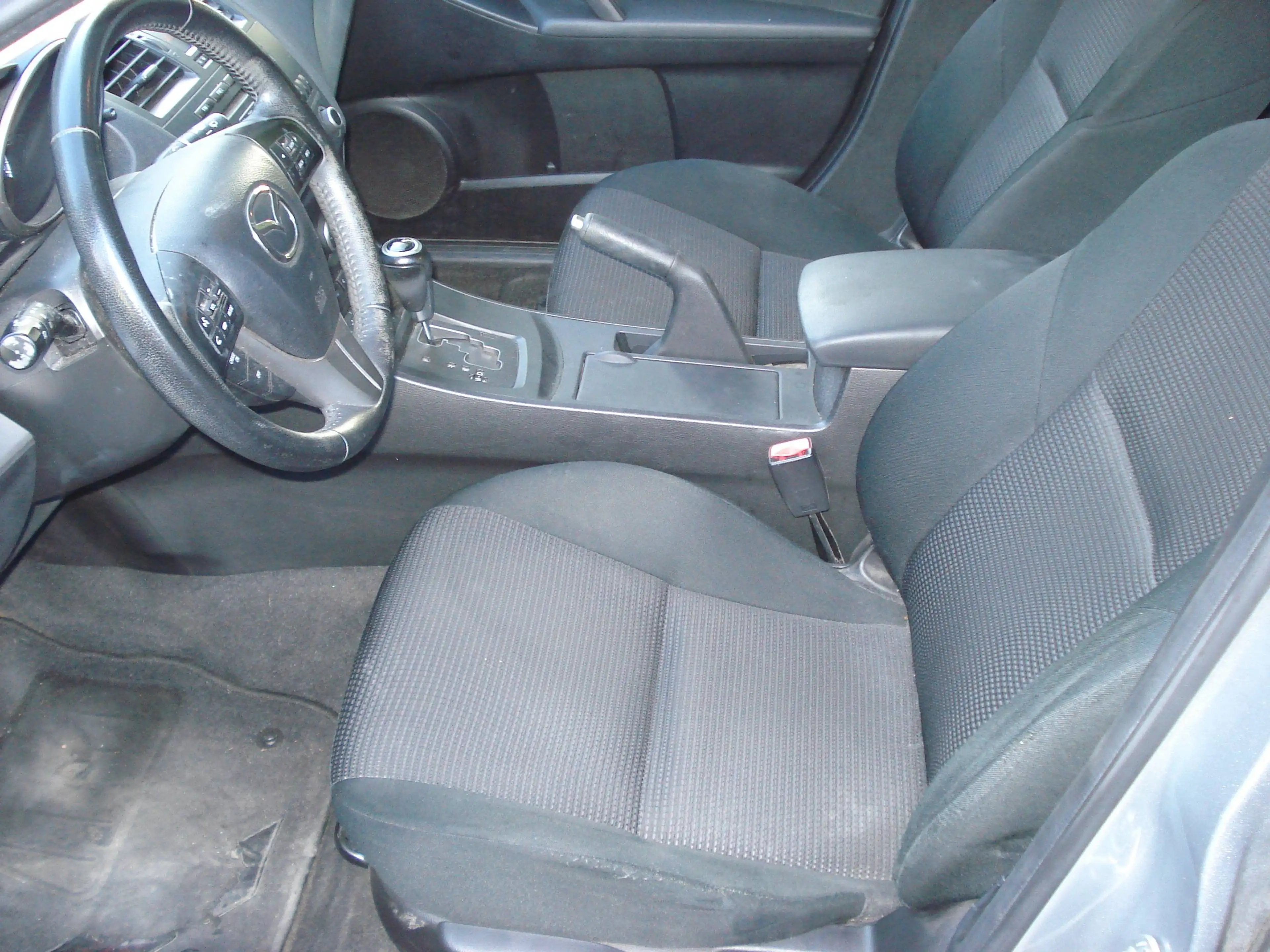 Mazda 3 Center-Line — photo 9