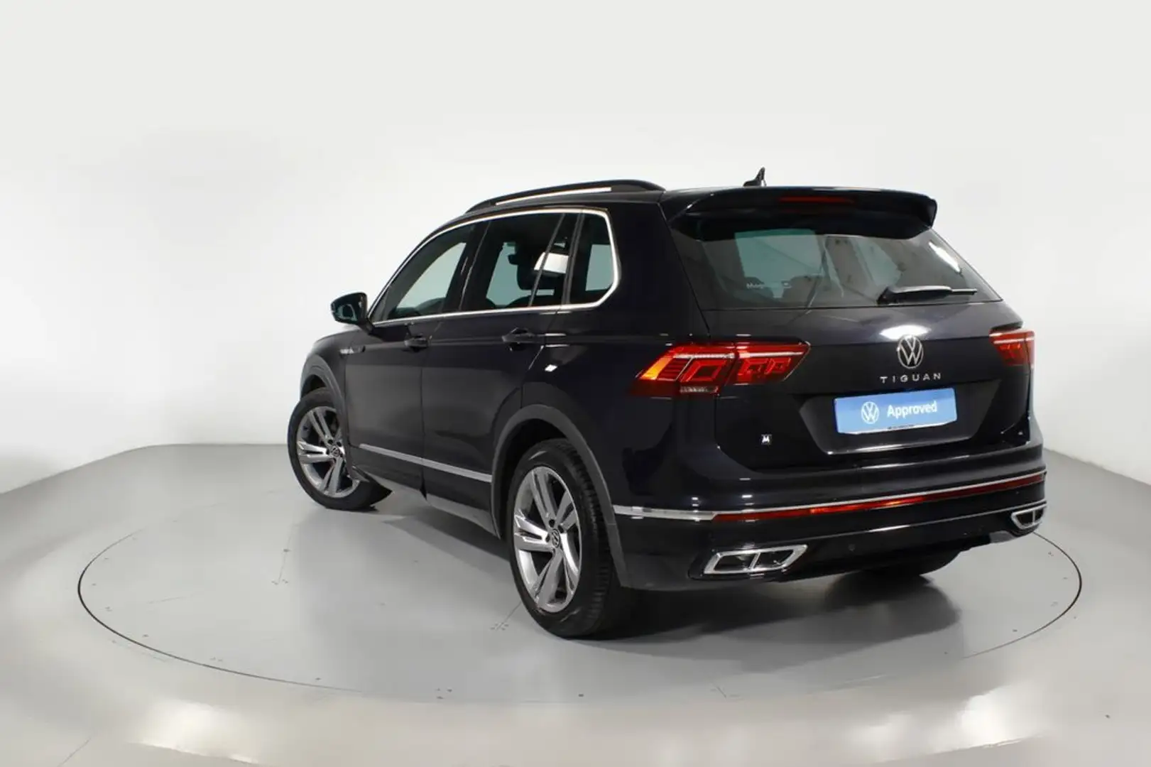 Volkswagen Tiguan 2.0TDI R-Line DSG 110kW Schwarz - 2