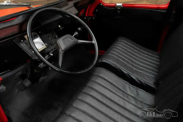 Citroen 2CV view 12