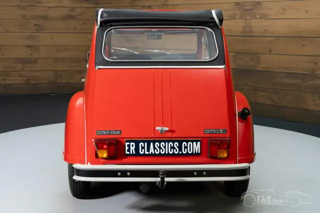 Citroen 2CV view 9
