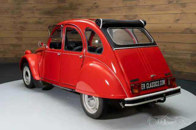 Citroen 2CV view 8
