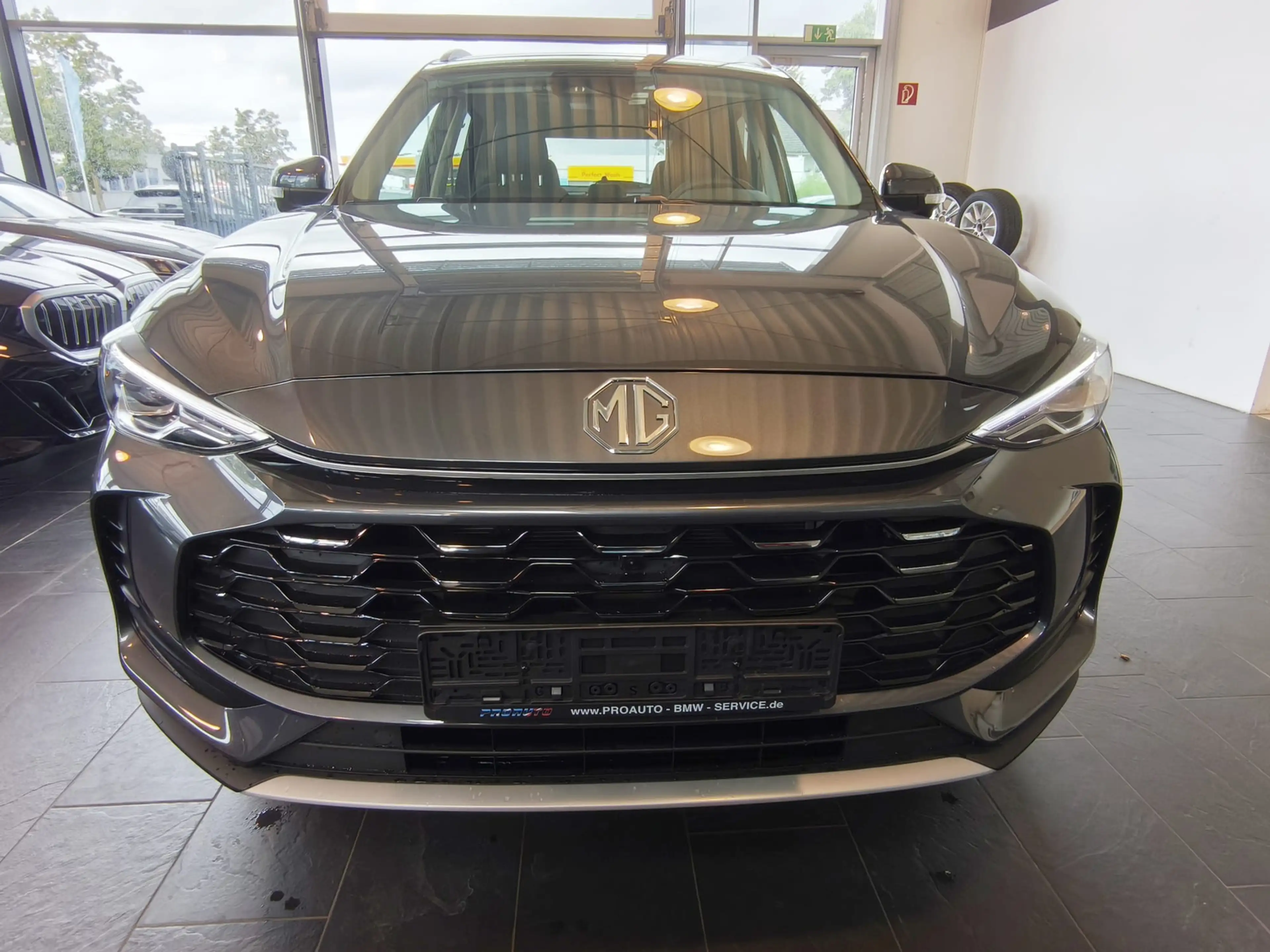 MG ZS 1.5 Hybrid+145 kW Luxury Aut./LED/ACC/|360° — photo 3