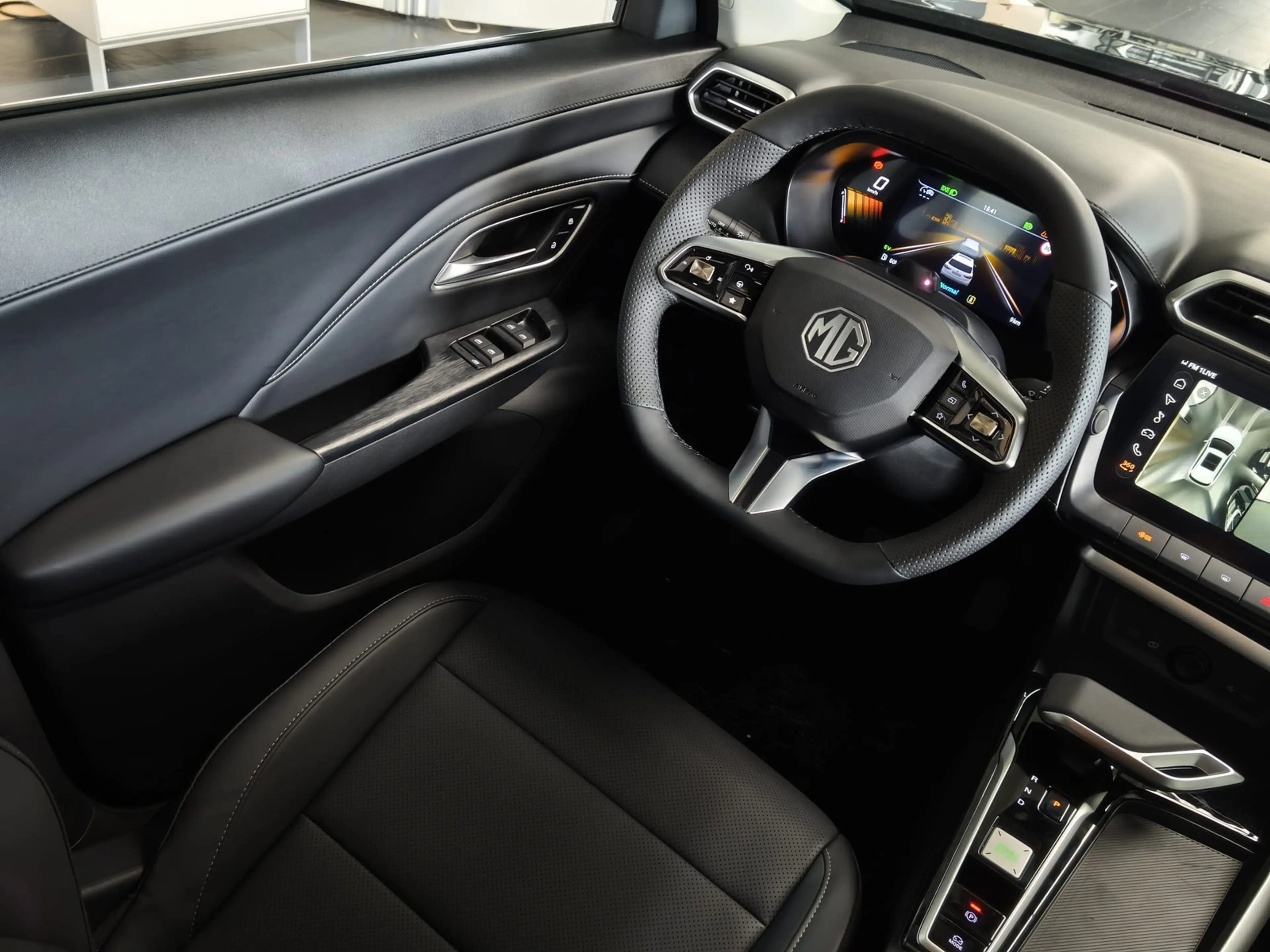 MG ZS 1.5 Hybrid+145 kW Luxury Aut./LED/ACC/|360° — photo 12