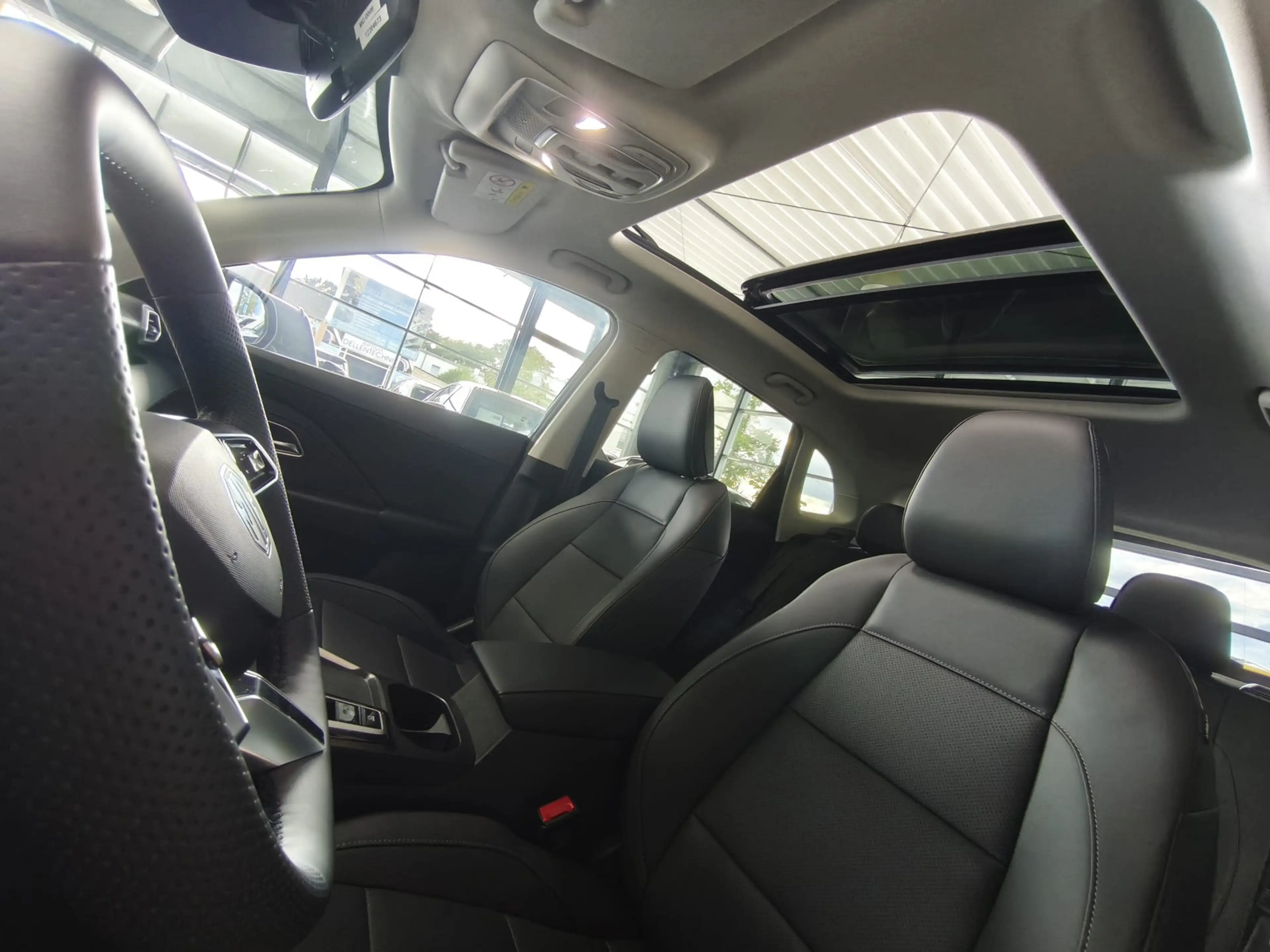 MG ZS 1.5 Hybrid+145 kW Luxury Aut./LED/ACC/|360° — photo 10