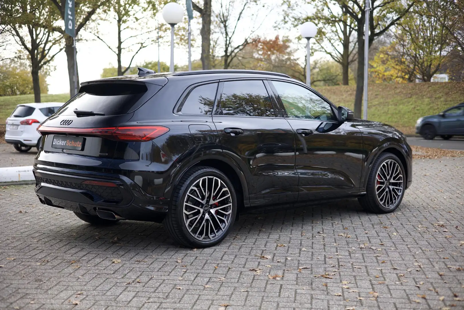 Audi Q5 e-hybrid S edition Luchtvering | Pano | Trekhaak | Zwart - 2