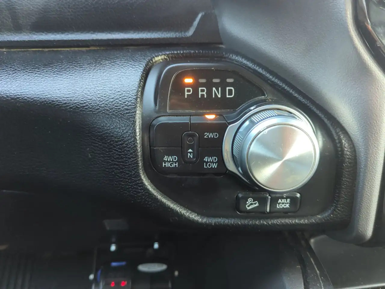 RAM 1500 снимка RAM 1500