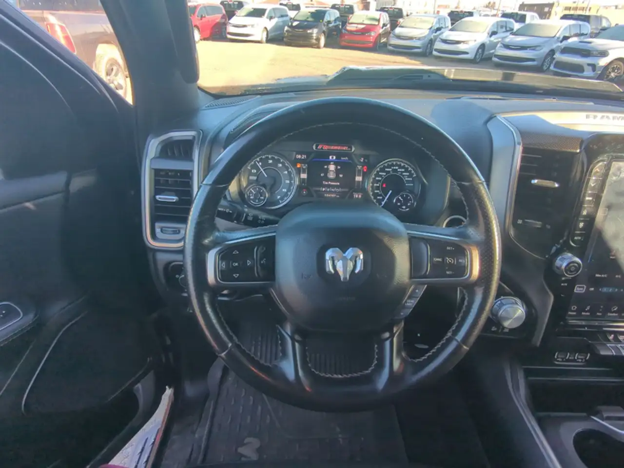 RAM 1500 снимка RAM 1500