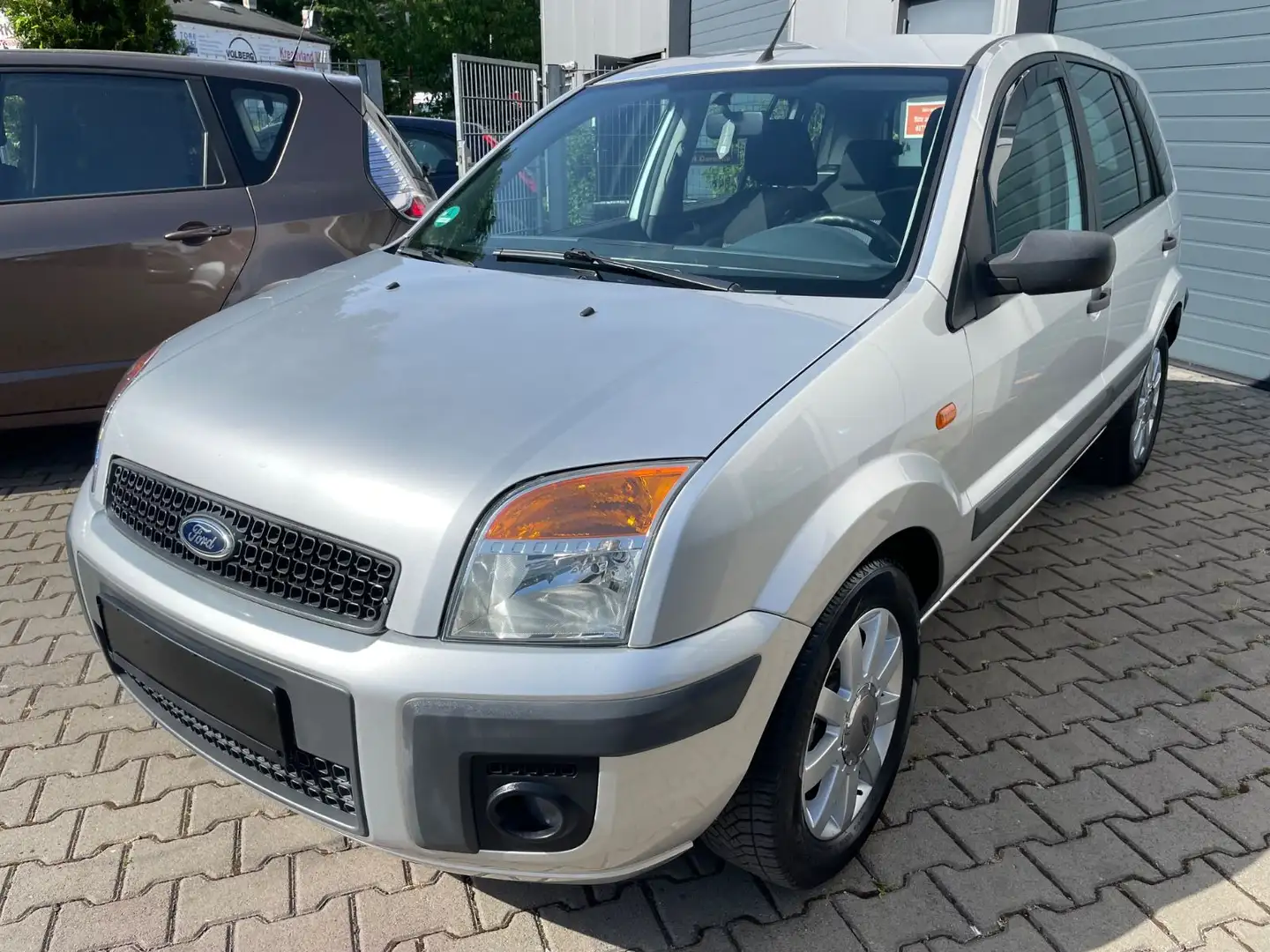 Ford Fusion 1.4 AUTOMATIK ALU KLIMA NEUZSTD! Silber - 1