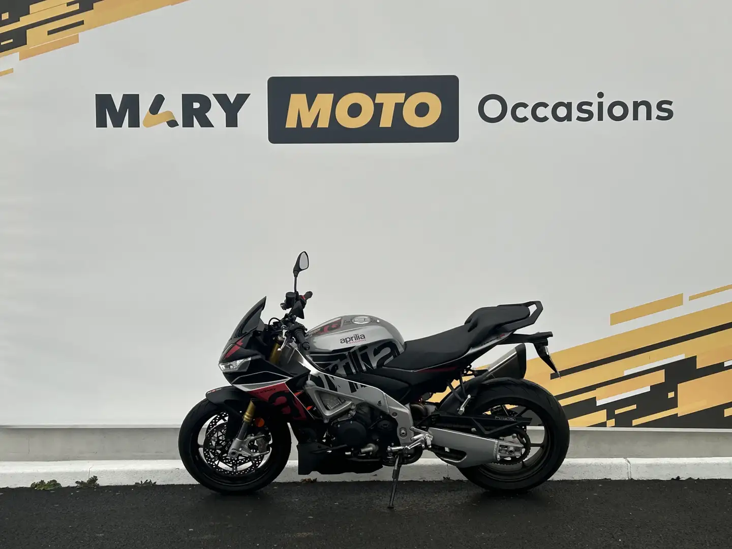 Aprilia Tuono Gris - 1