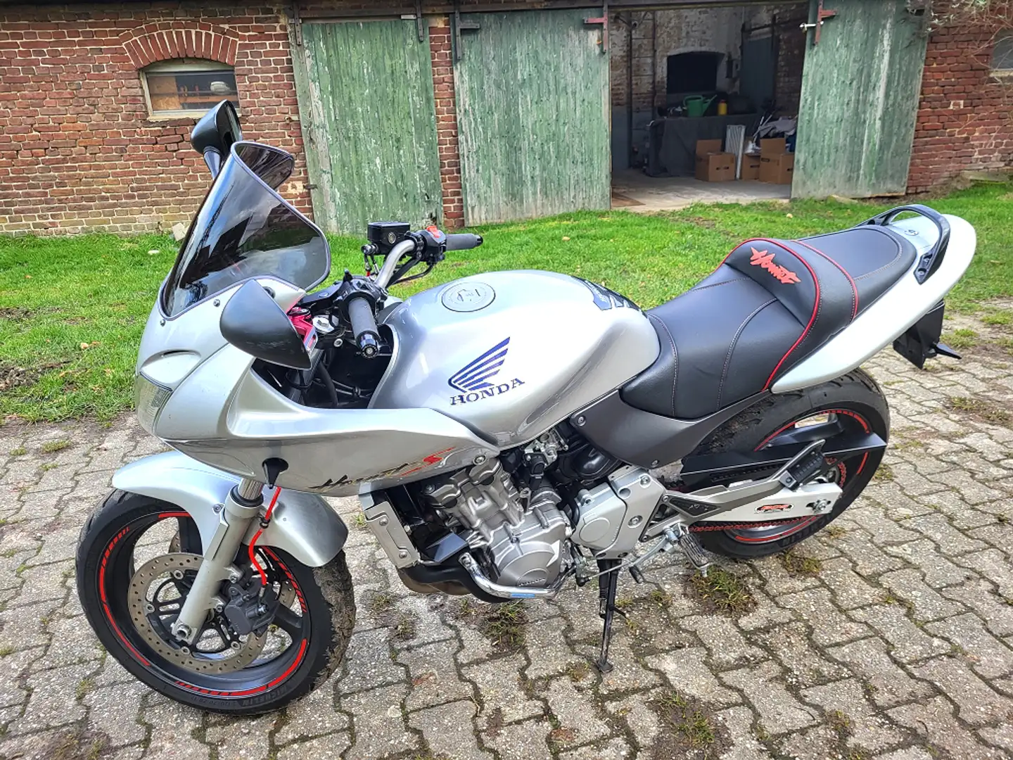 Honda CB 600 Hornet Plateado - 2