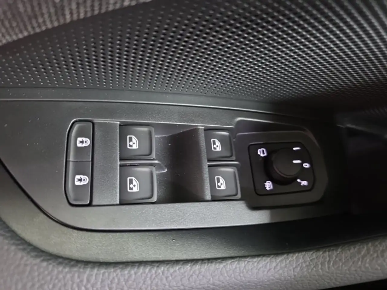 Skoda Kodiaq 1.5TSI mHEV Navi/Kamera/LED/el.Klappe/Kessy **, миниатюра 22