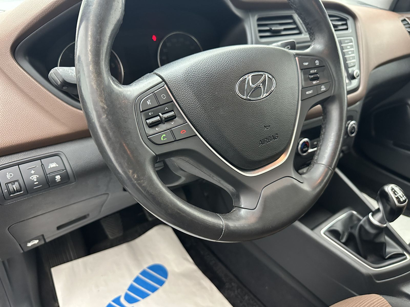 Hyundai i20 blue Trend "1 HAND-NAVI-CAM-MULTI-SITZH-ALU" — photo 13