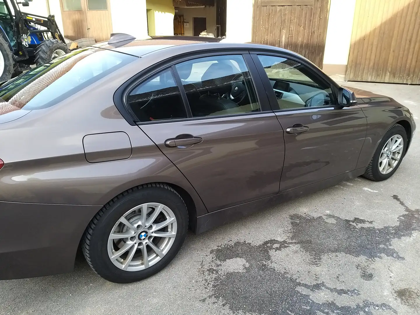 BMW 320 320d xDrive - 1