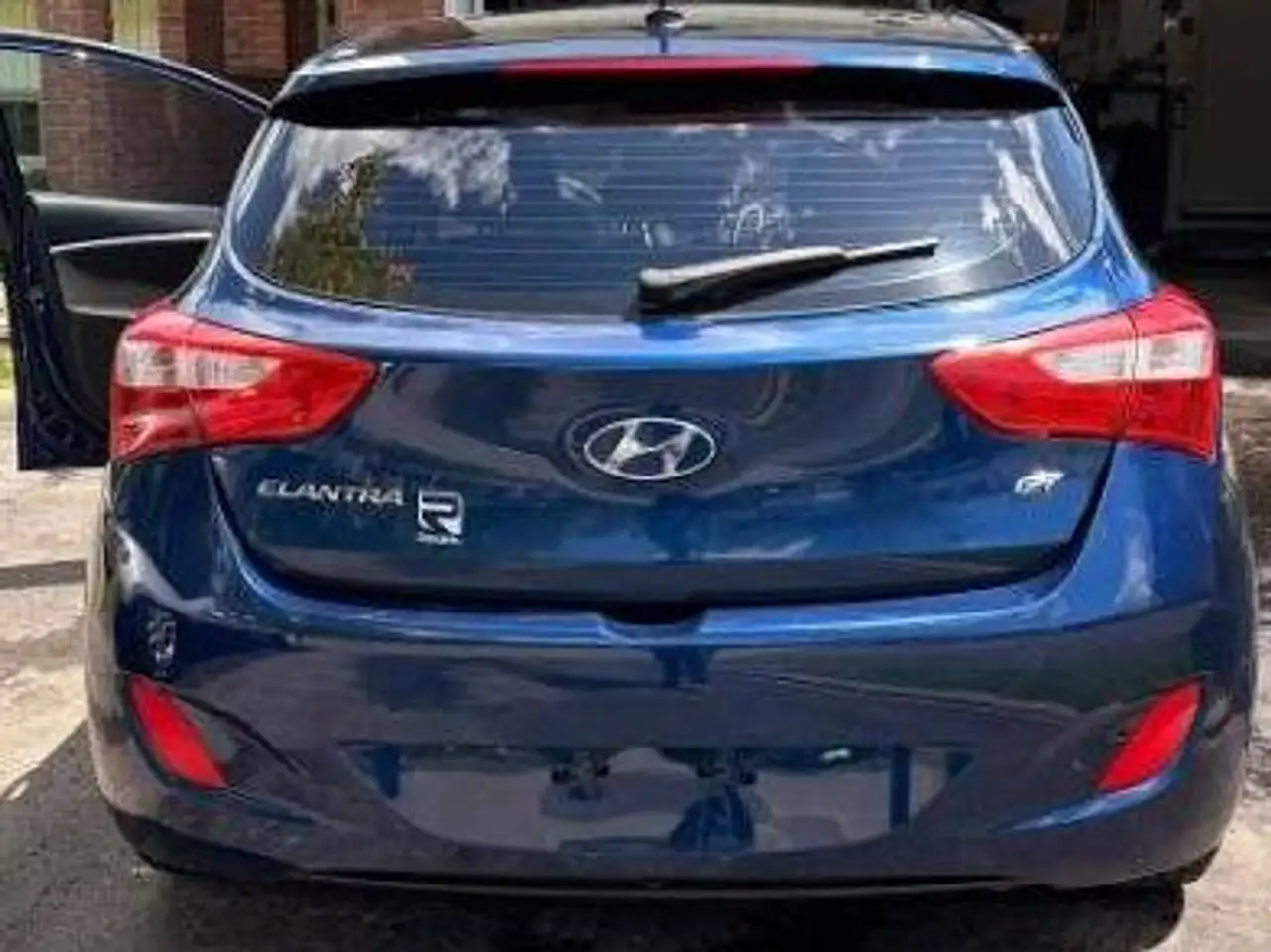 Hyundai ELANTRA снимка Hyundai ELANTRA