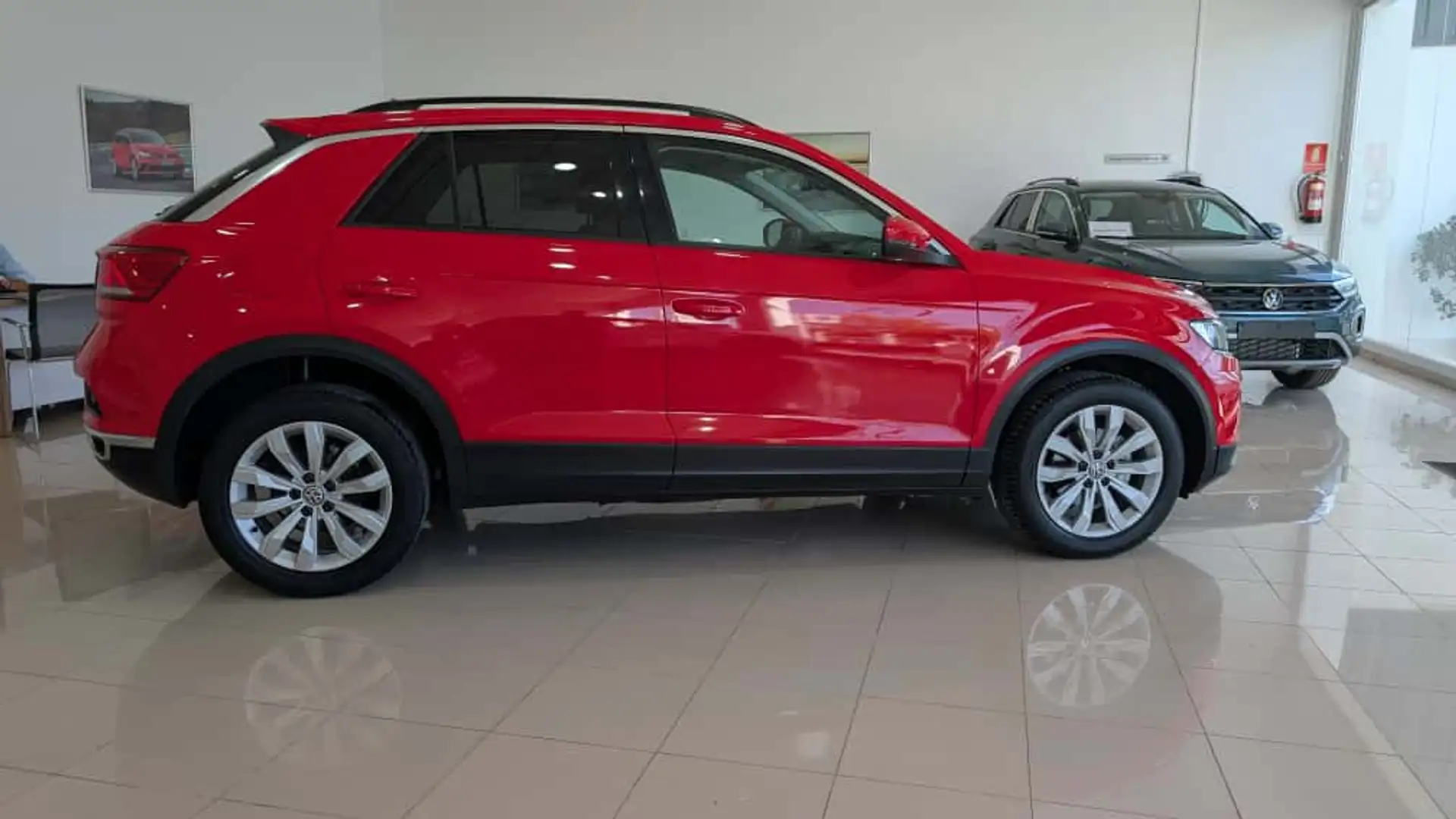 Volkswagen T-Roc 1.0 TSI Advance Rouge - 2