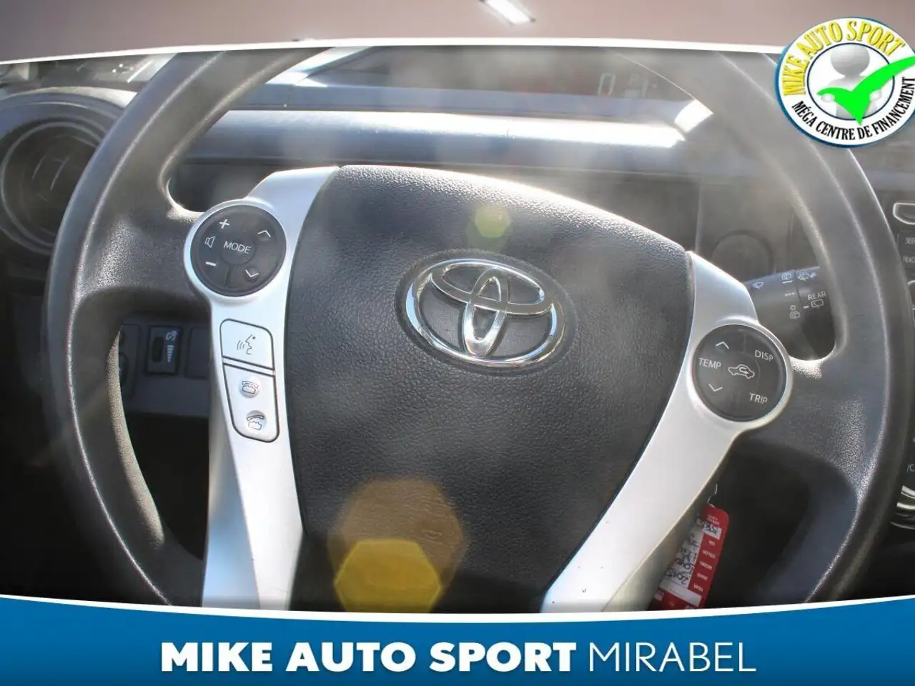 Toyota Prius c снимка Toyota Prius c