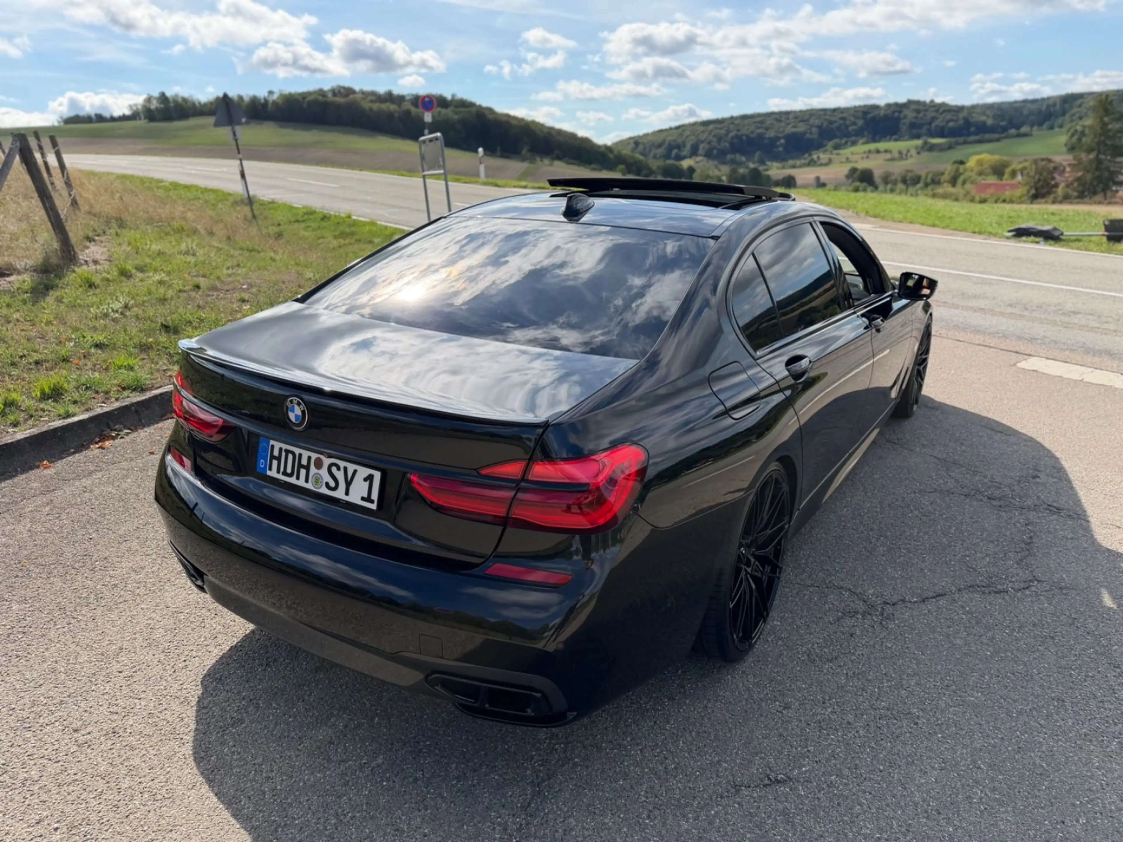 BMW 750 *M/G12/750Li*22.Zoll*All Black/Understatement — photo 11
