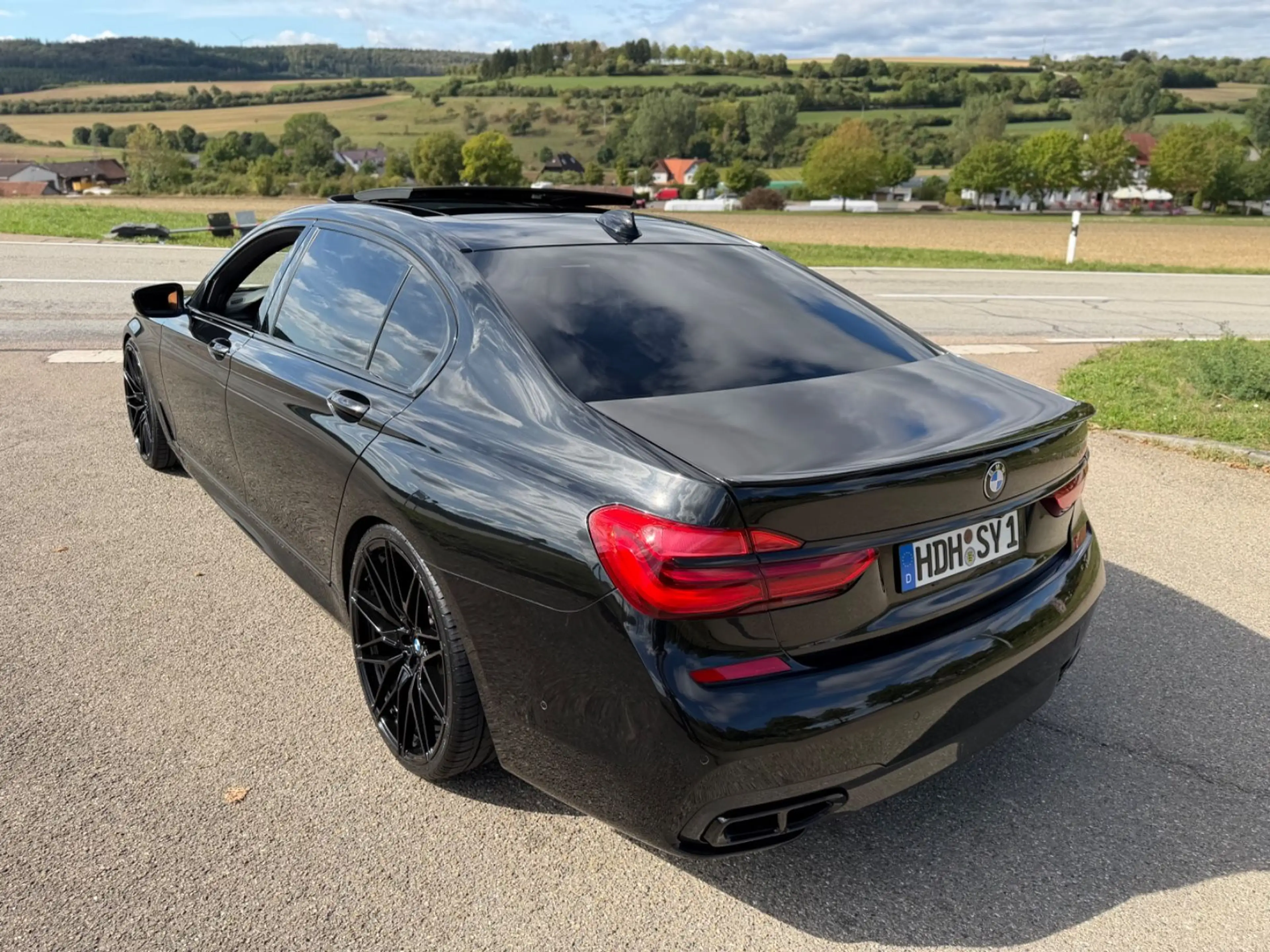 BMW 750 *M/G12/750Li*22.Zoll*All Black/Understatement — photo 13