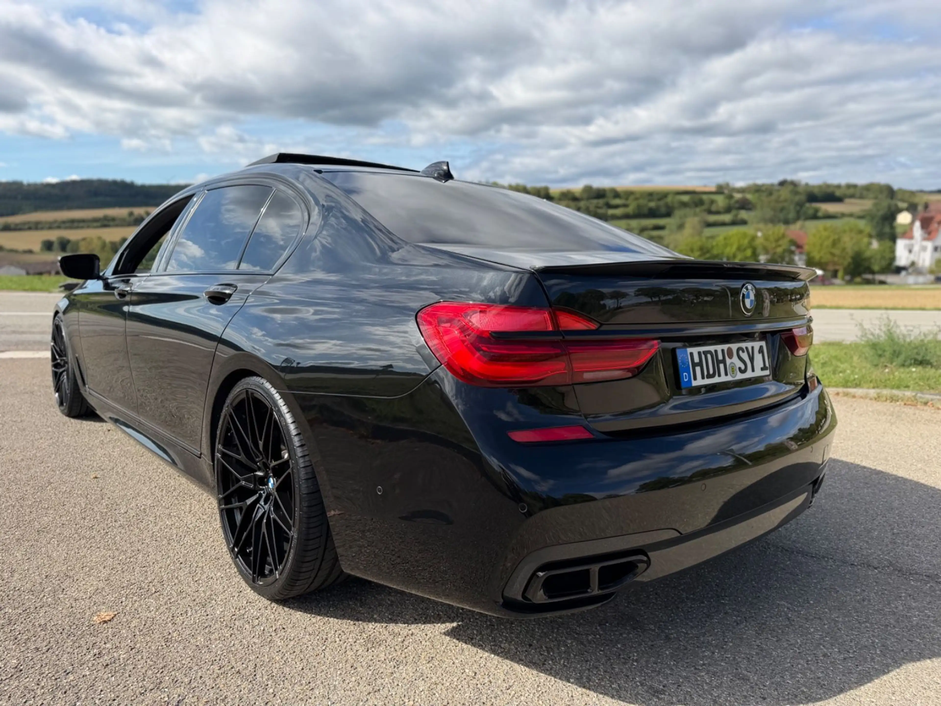 BMW 750 *M/G12/750Li*22.Zoll*All Black/Understatement — photo 8