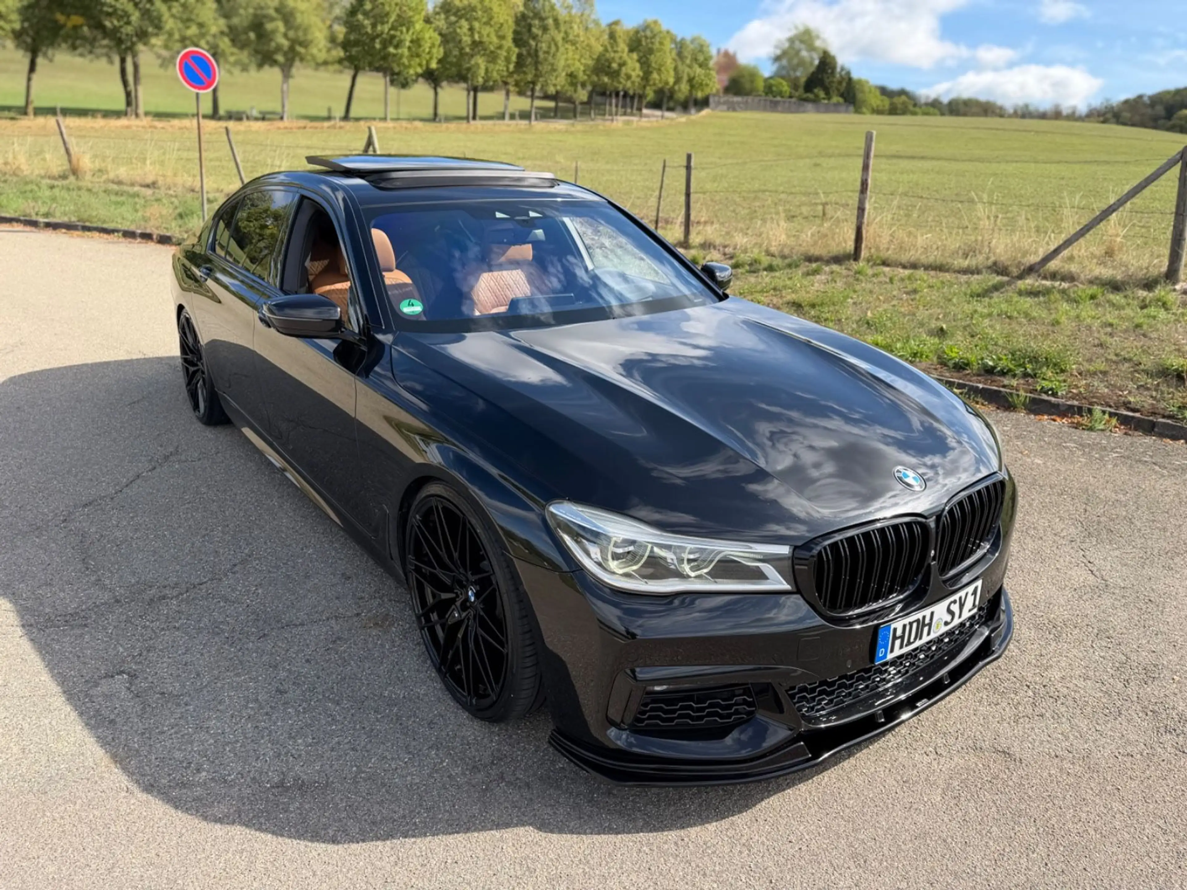 BMW 750 *M/G12/750Li*22.Zoll*All Black/Understatement — photo 3
