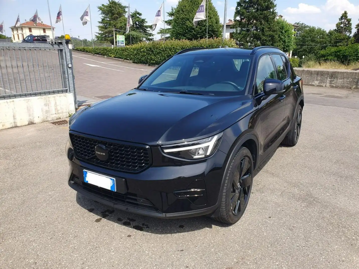 Volvo XC40 B3 automatico Plus Black Edition N1 Nero - 1